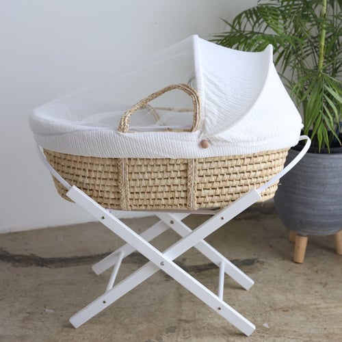 مهد مواليد (سلة موسى) لون ابيض + قاعدة
