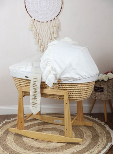 مهد مواليد (سلة موسى) + قاعدة لون خشبي