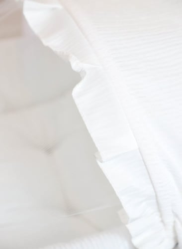 مهد مواليد (سلة موسى) + قاعدة ابيض