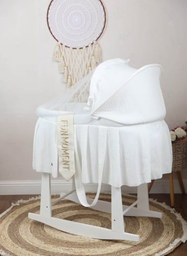 مهد مواليد (سلة موسى) + قاعدة هزاز ابيض