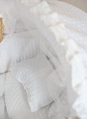 مهد مواليد سلة موسى لون ابيض للاطفال مع ناموسية