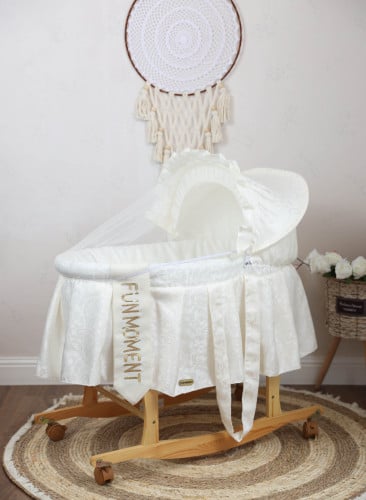 مهد مواليد (سلة موسى) ابيض + قاعدة خشبي