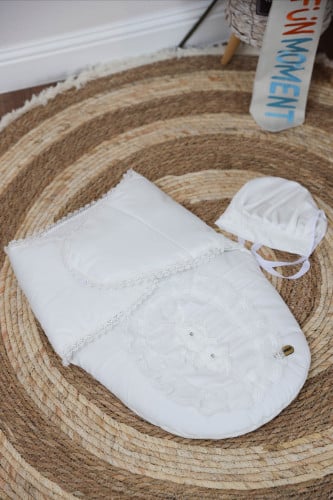 مدس مواليد حديثي الولادة قطعتين