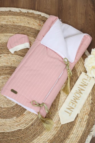 مدس مواليد حديثي الولادة بتصميم انيق-وردي