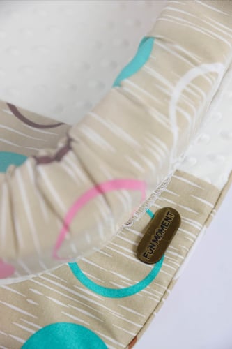 مفرش ناموسية بتصميم أنيق باسفنج لحديثي الولادة