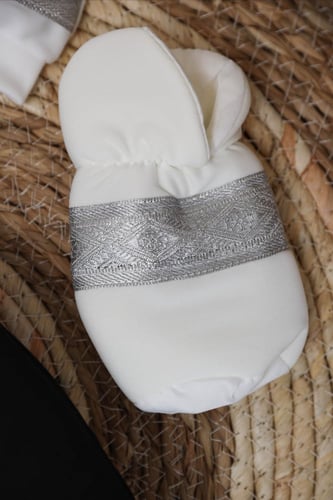 مدس مواليد بشت حديثي الولادة -تصميم بشت اسود وفضي