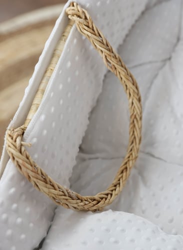 مهد مواليد (سلة موسى) + قاعدة لون خشبي