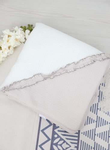 بطانية ومدس مواليد مع شريط مربوط