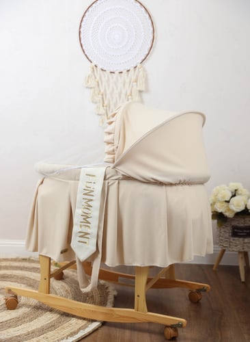 مهد مواليد (سلة موسى) ابيض + قاعدة خشبي