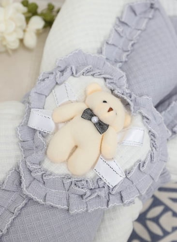 بطانية ومدس مواليد مع شريط مربوط