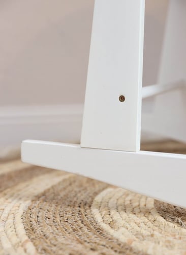 مهد مواليد (سلة موسى) + قاعدة هزاز ابيض