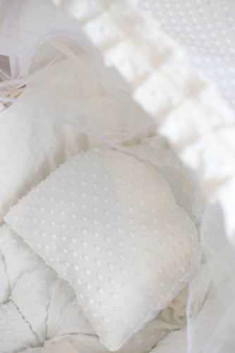 مهد مواليد (سلة موسى) لون سكري + قاعدة