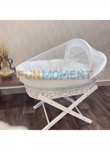 مهد مواليد (سلة موسى) لون ابيض + قاعدة
