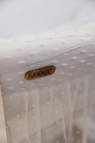 مهد مواليد (سلة موسى) + قاعدة لون ابيض