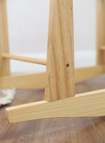 مهد مواليد (سلة موسى) + قاعدة لون خشبي