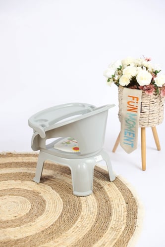 كرسي بلاستيك للأطفال مع حامل طعام مع مكان مخصص للأ...