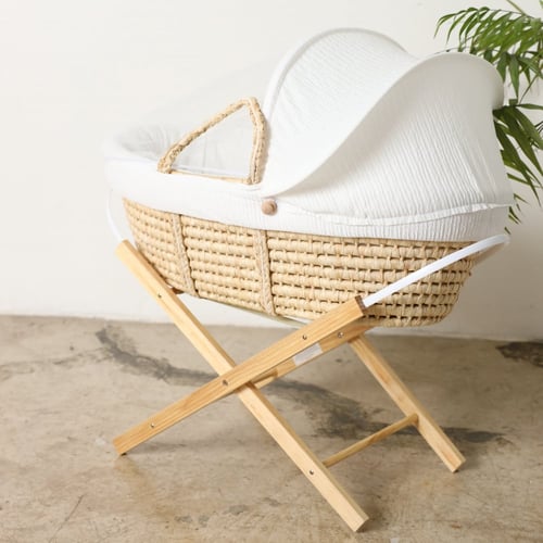 مهد مواليد (سلة موسى) لون ابيض + قاعدة