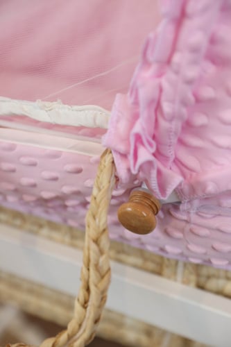 مهد مواليد (سلة موسى) لون وردي + قاعدة