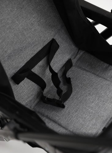 عربة اطفال قابلة للطي