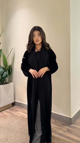 عبايه مخمل مع قماش باربي