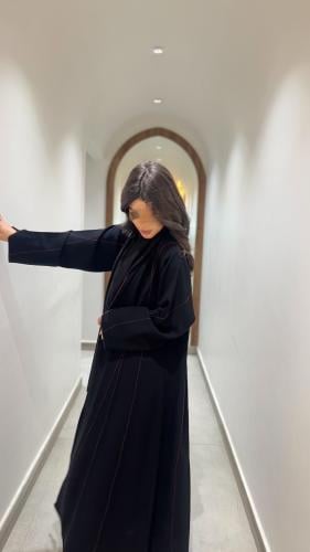 عبايه الهام عنابي