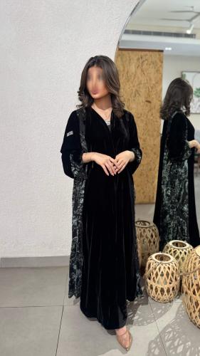 عبايه مخمل مع تدخيلات شيفون مخمل متعددة الالوان