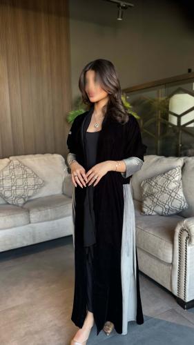 عبايه مخمل كسرات جنب