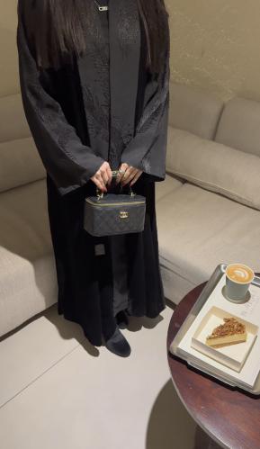 عبايه هتون اوجنزا اسود