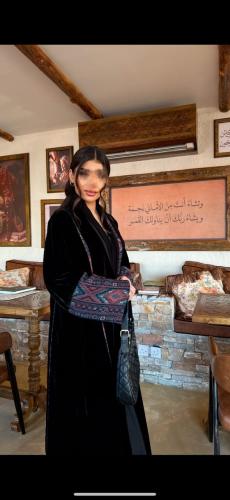 عبايه دلال الهبه كشميري موديل قيطان