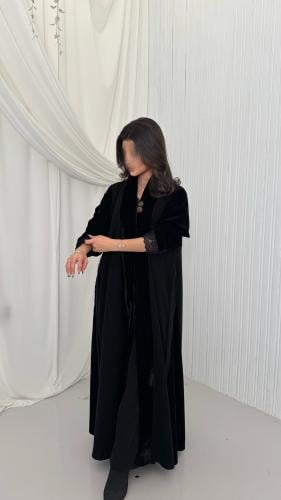 عباية لارا