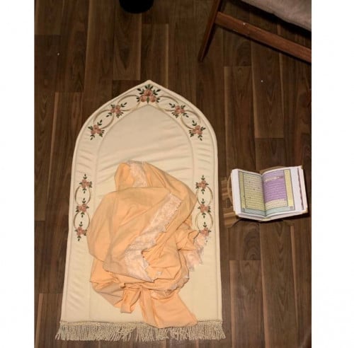 طقم سجادة و شرشف