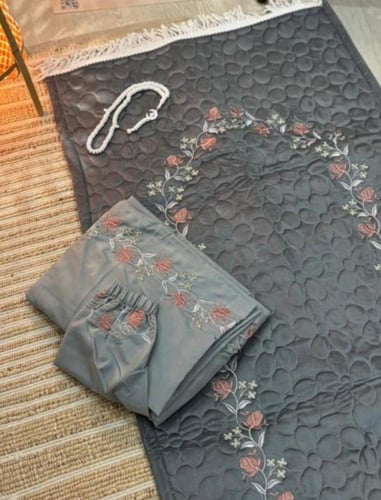 طقم ورد الجوري يباع بالمجموعة(١٢)