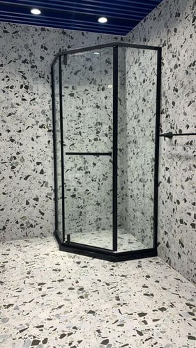 كبينة شاور زاوية ابيض شفاف