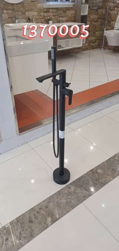 خلاط مغطس ارضي او جداري اسود مطفي مع سماعة