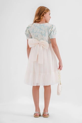 فستان بناتي