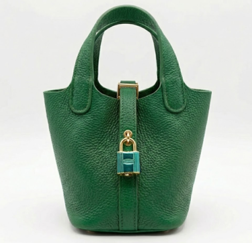 حقيبة دلو جلدية صغيرة بقفل أنيق