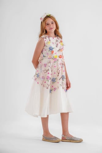 فستان بناتي