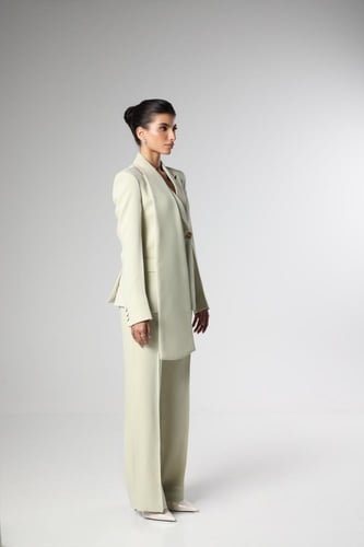 طقم بدلة من الفستقي الفاتح بياقة مزدوجة ممتدة وزري...