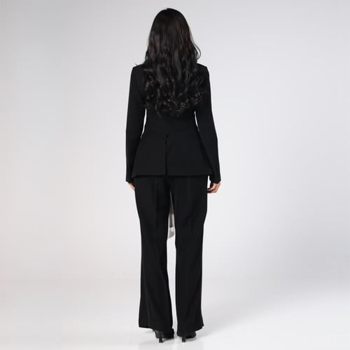 طقم بدلة باللون الأسود بياقتين طويلة منسدلة من الس...