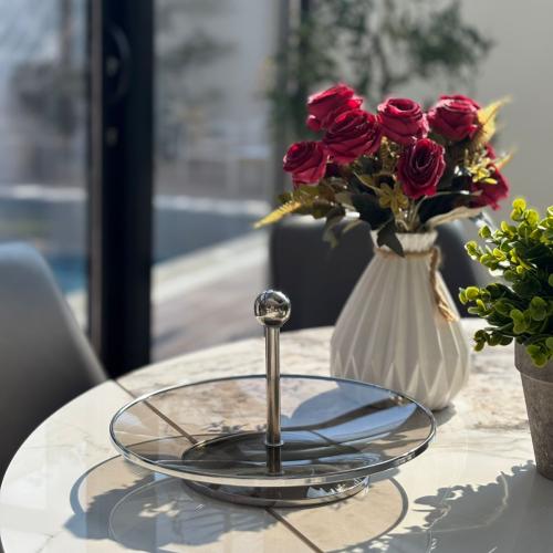 حامل تقديم للحلا والضيافة