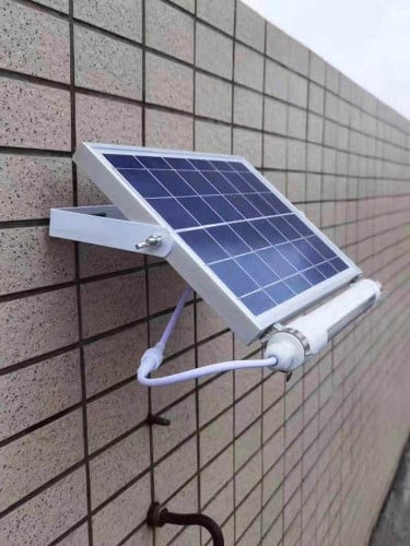 لمبة قلم بقدرة 100 واط مع لوح خارجي بالطاقة الشمسي...