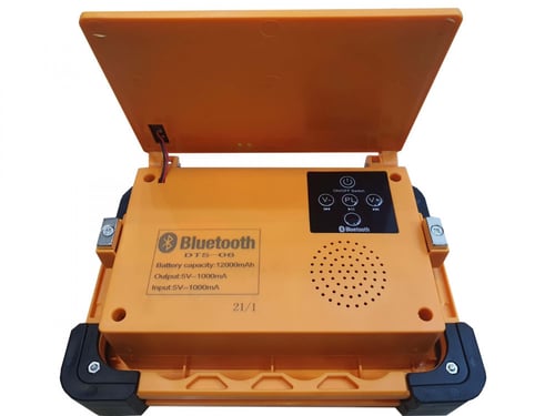 كشاف متعدد الوظائف مع شاحن جوال وسماعة بلوتوث