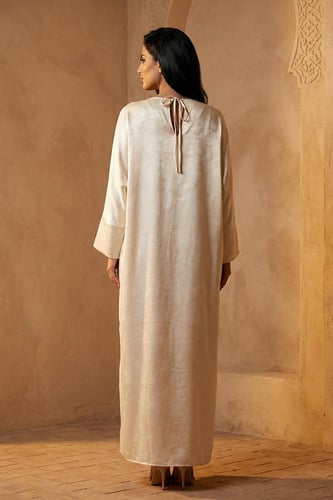 جلابية ساتان مطرزة 469681