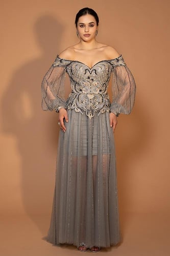 فستان تول أوف شولدرز مطرز بالكريستال 445235