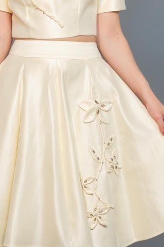 طقم أنيق ببلوزة قصيرة 469508