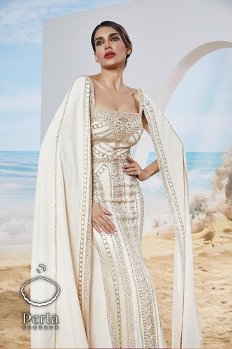 فستان فاخر من الساتان الثقيل 445226