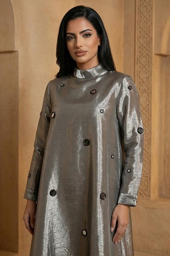 جلابية ساتان لامع بقصة واسعة 469330