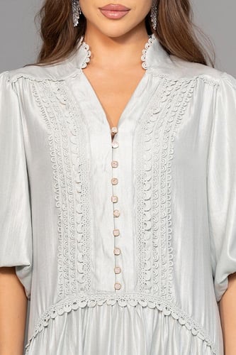 فستان شيفون ناعم ودانتيل 469685