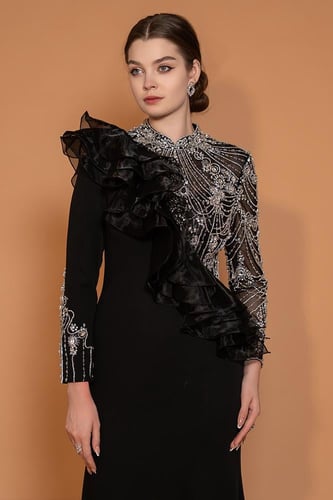 فستان من الكريب بقصة ضيقة 445240