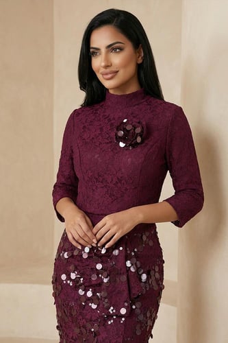 طقم أنيق ببلوزة دانتيل 469993